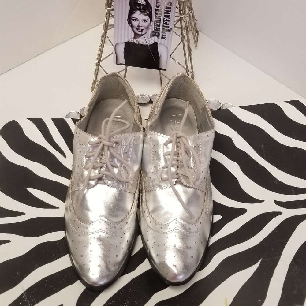 Vintage Silver Metallic Lat flat shoes - Picture 7 of 8